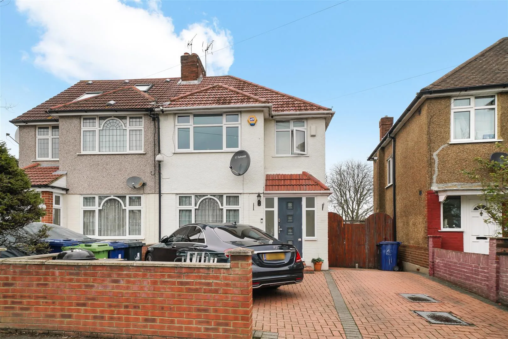 Danemead Grove, NORTHOLT, Middlesex, UB5 4NY